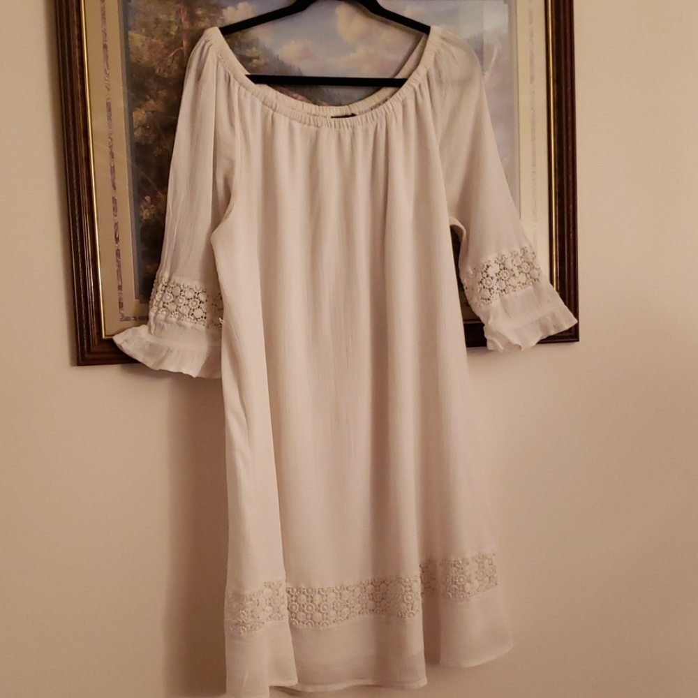 White linen dress from Lane Bryant